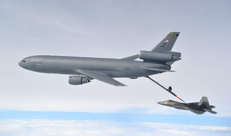 Illustration for article titled Here's What Fighter Pilots Talk About When They're Gassing Up In The Sky